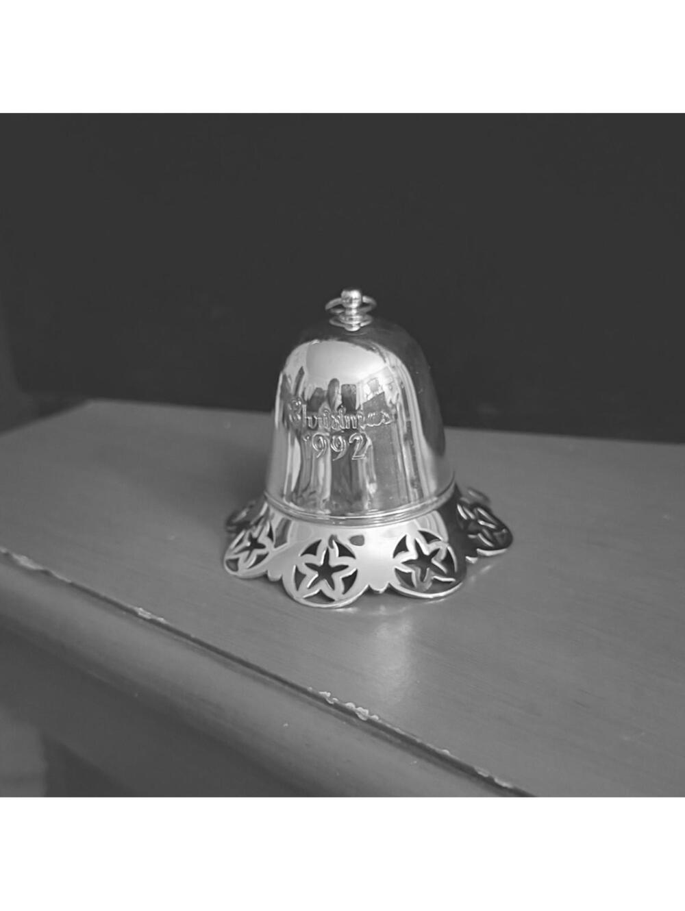 Vintage 1992 Towle Silversmith music box Christmas bell plays Silent Night